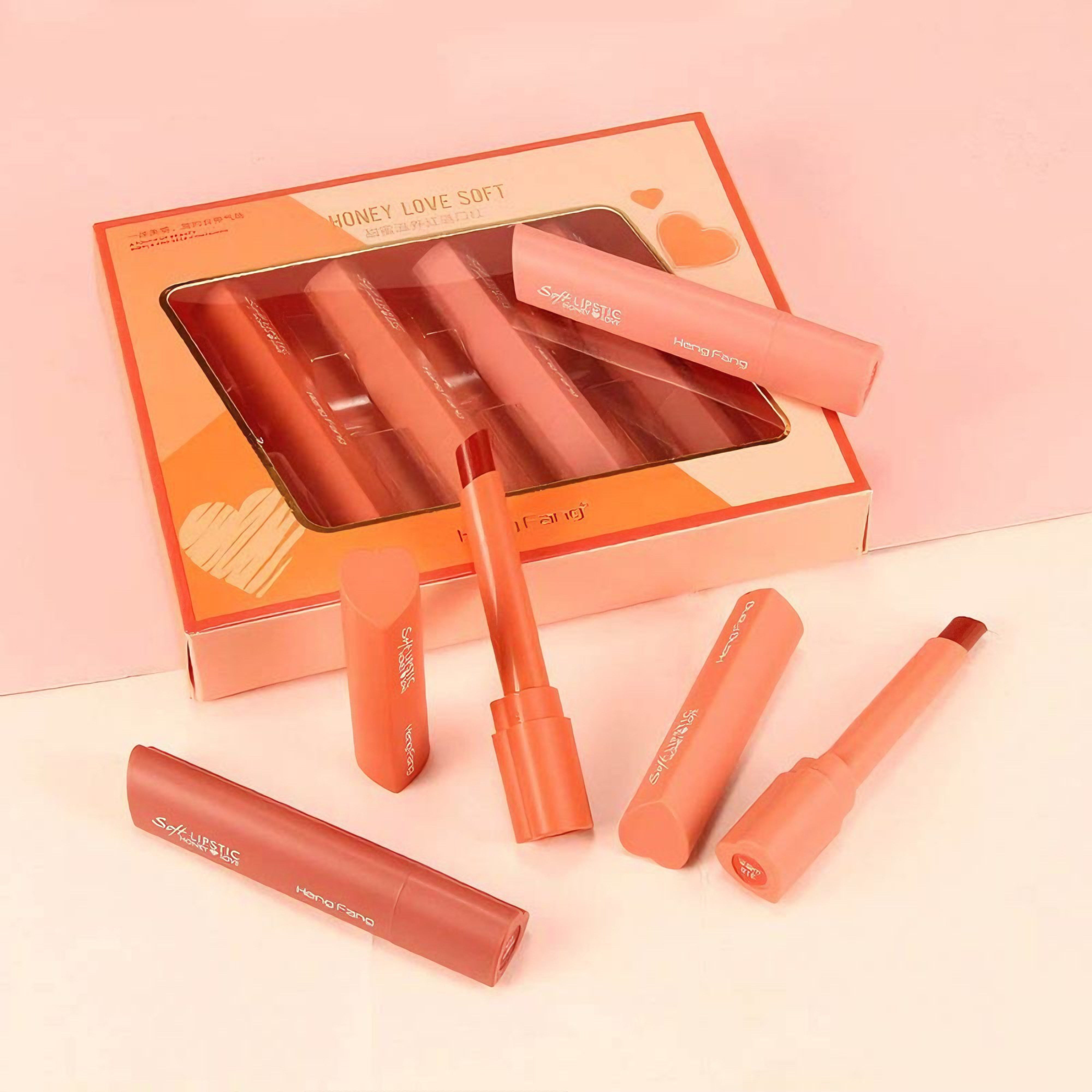 Heng Fang - 4 Color Heart Velvet Lipsticks Set