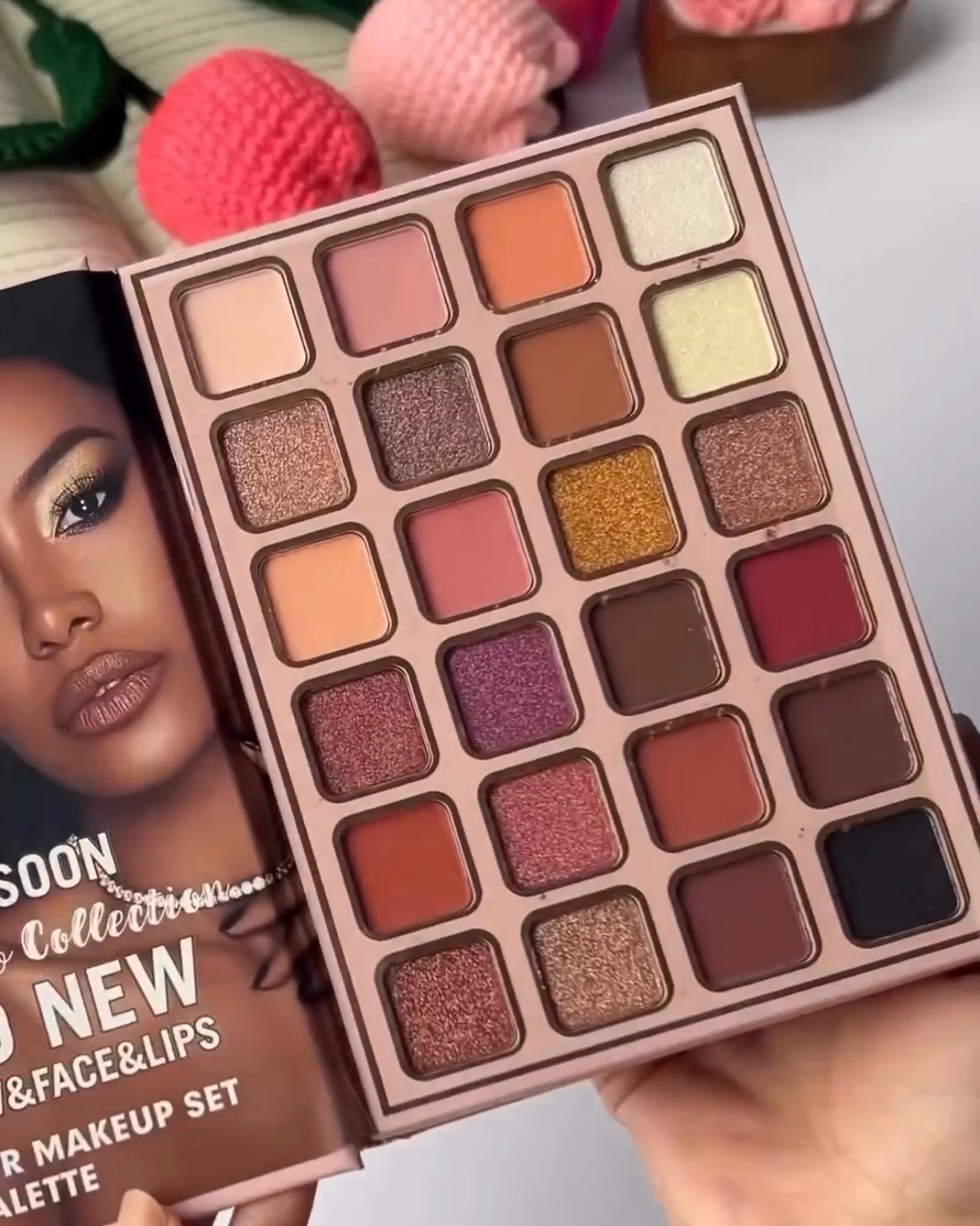 IGOODCO - 5 Layer Makeup Book Palette