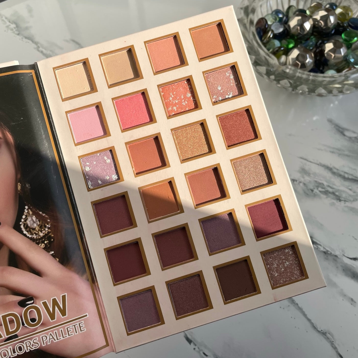 IRIDESCENT - 6 Layer Makeup Book Palette