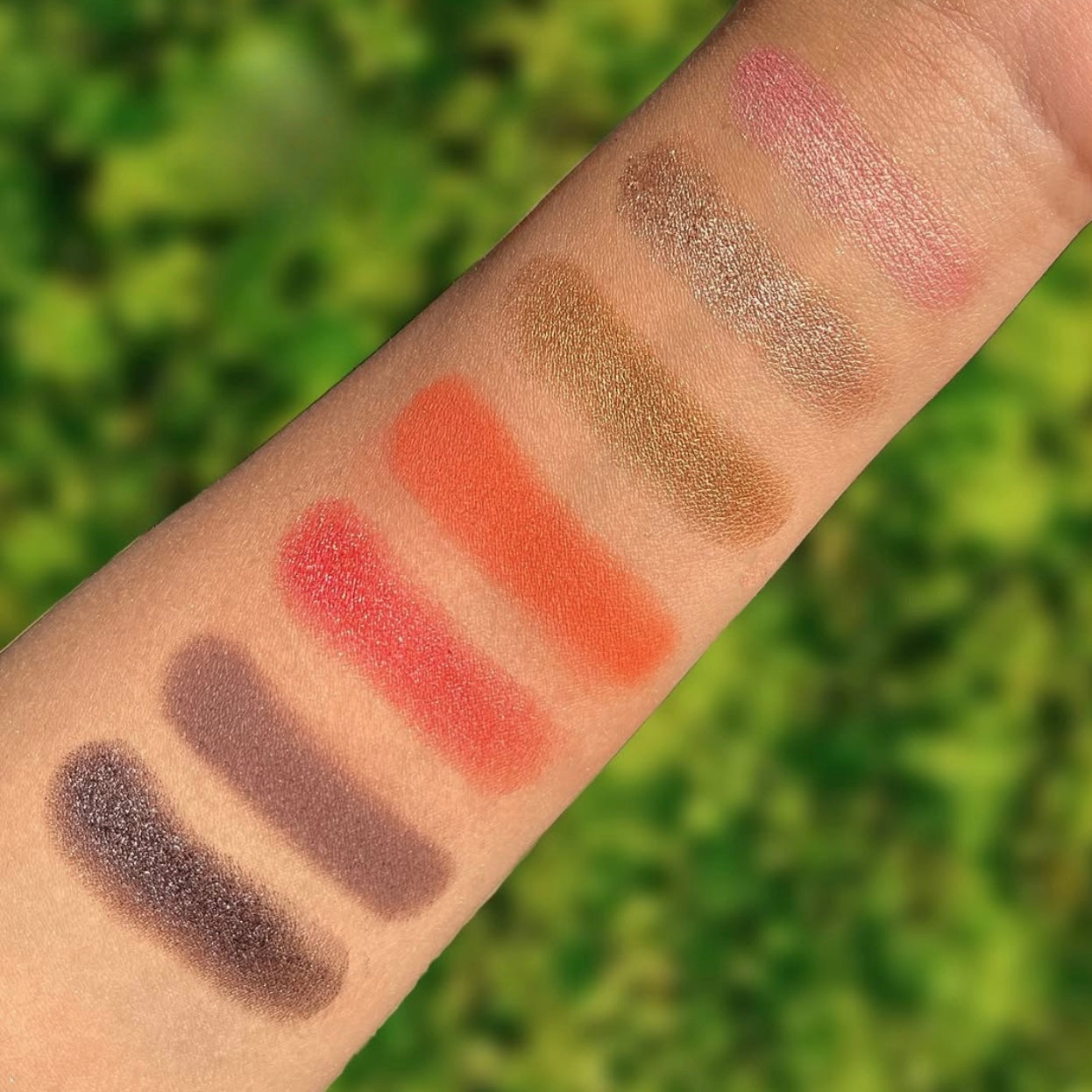 IGOODCO - 63 Color Pearlescent Eyeshadow Palette