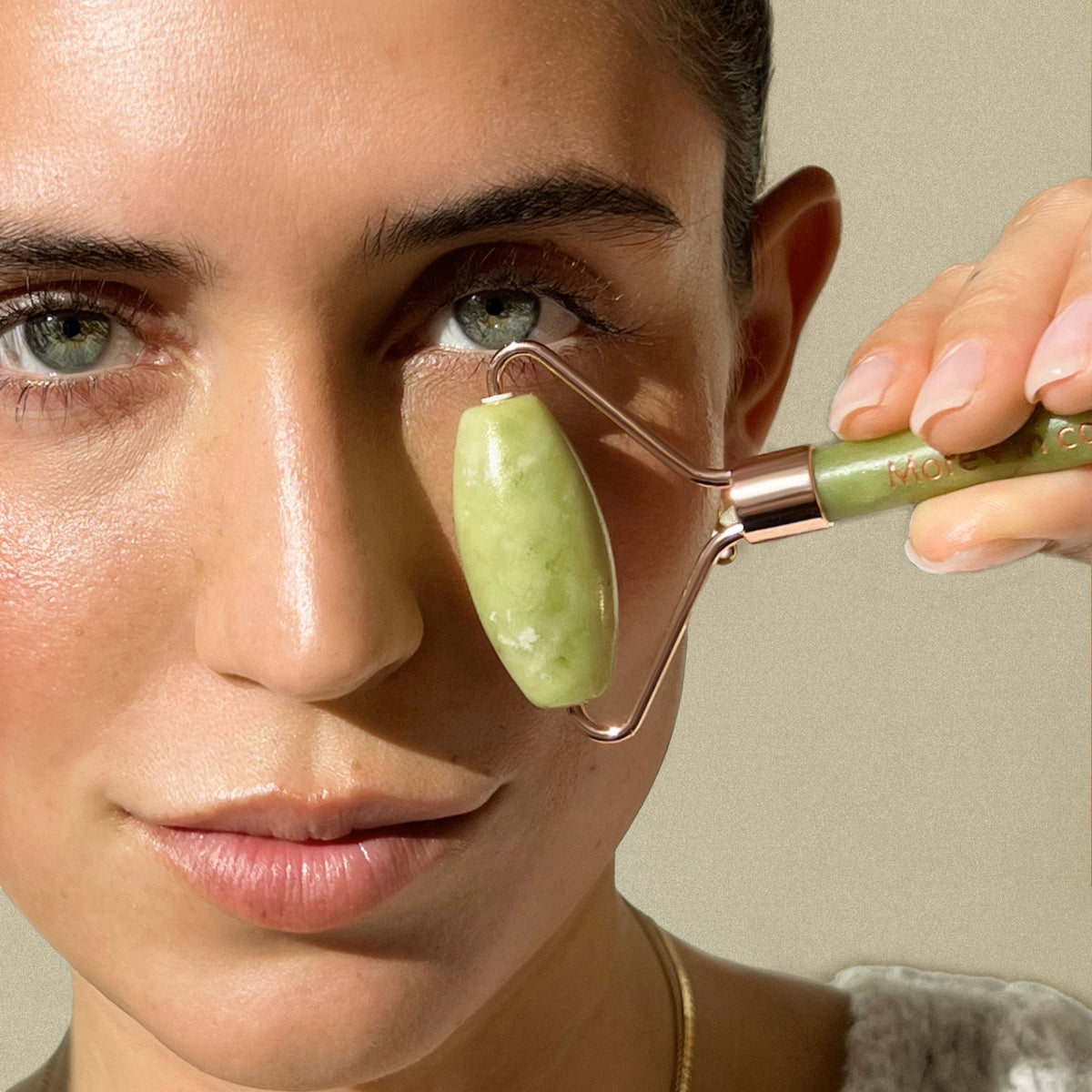 Facial Beauty - Jade Roller Natural Massager Tool