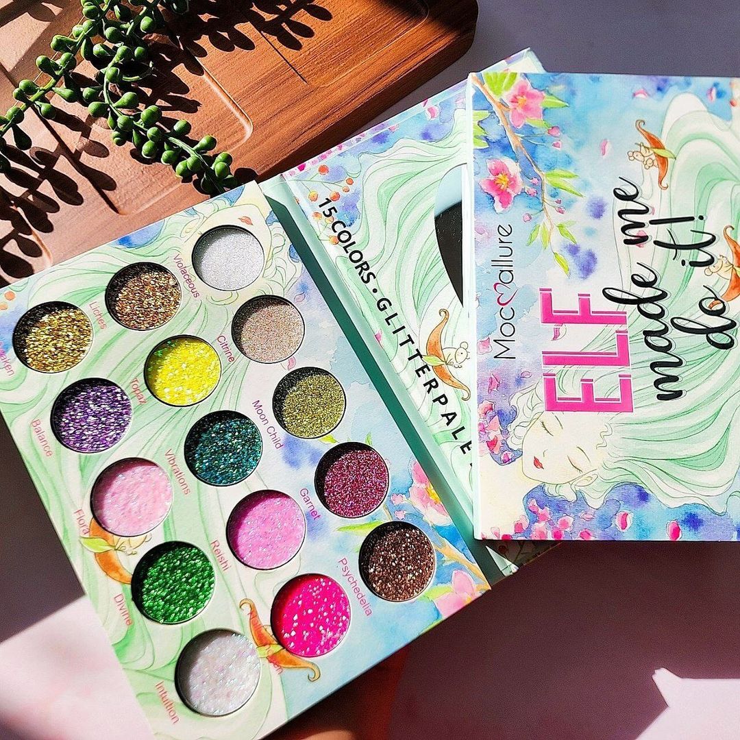 Mocallure - 15 Color Monochrome Glitter Eyeshadow Palette