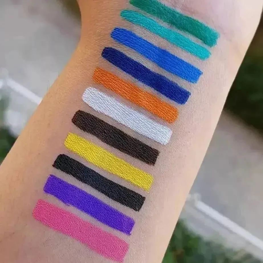 Miss Demi - 12pcs Colour Me Fine Marker Eye Liner