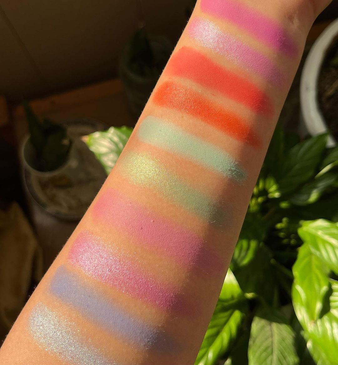 IGOODCO - 54 Colors Anime Exquisite Matte & Shimmer Eyeshadow Palette