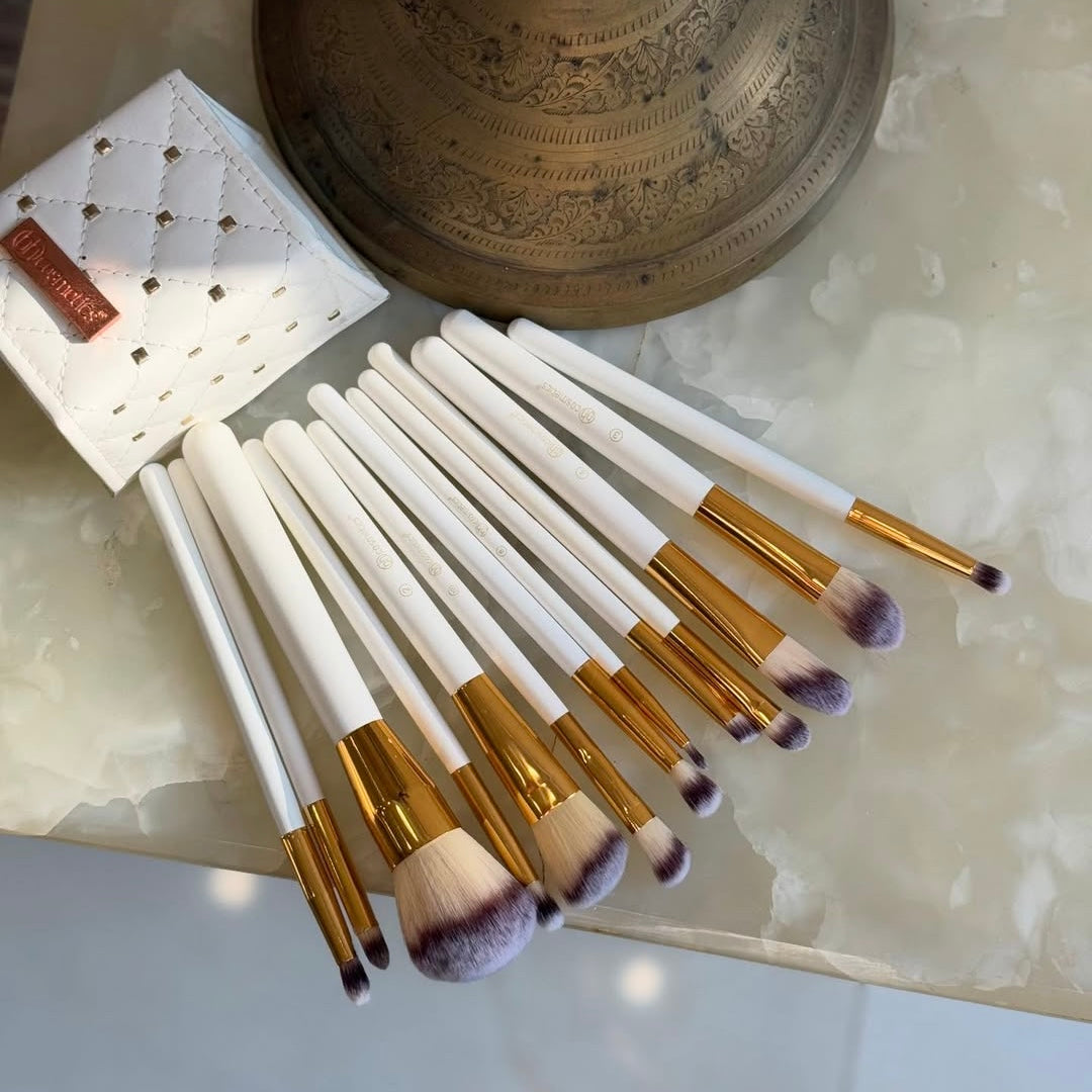 BH Cosmetics - 12pcs Bucket Super Soft Makeup Brush Set