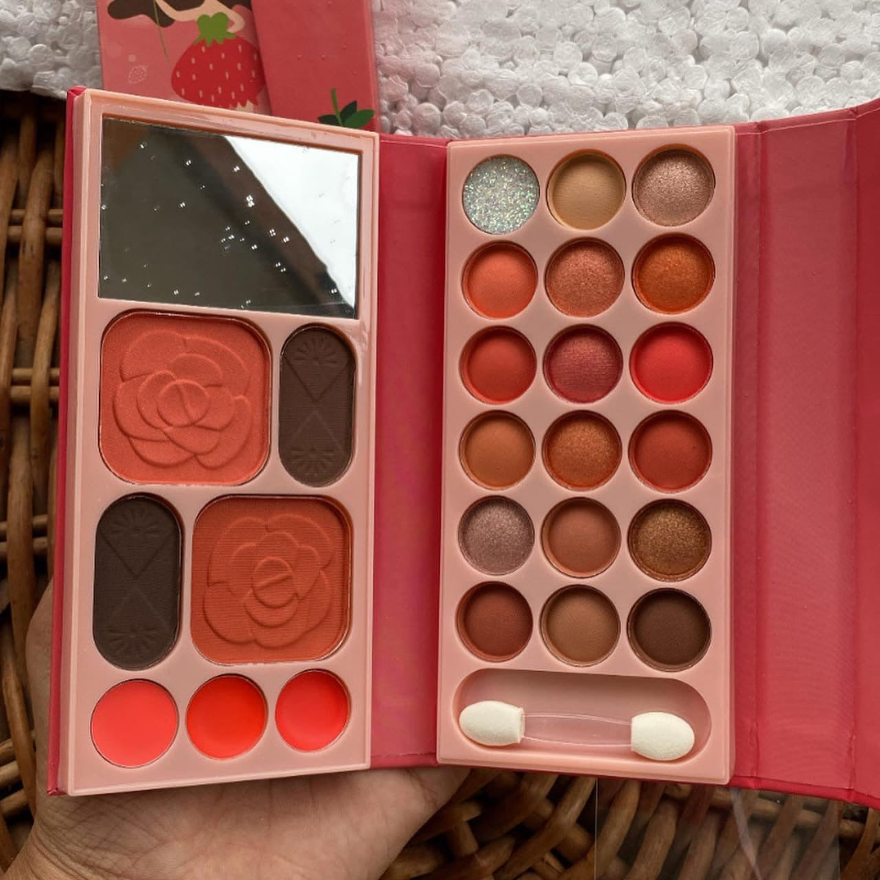 5 in 1 Queen Mini Makeup Book