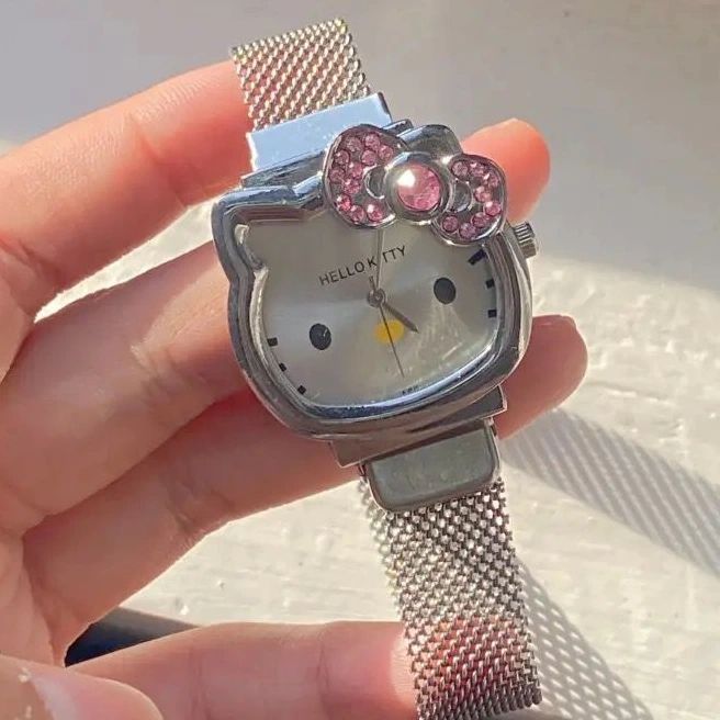 Hello Kitty Vintage Diamond Bow Watch