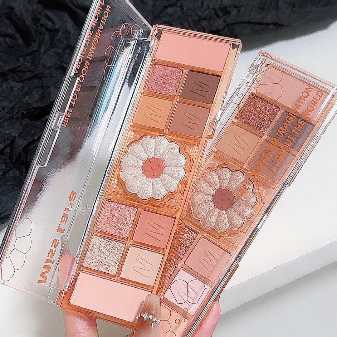 Miss Lara - Flower Nude Eyeshadow Palette