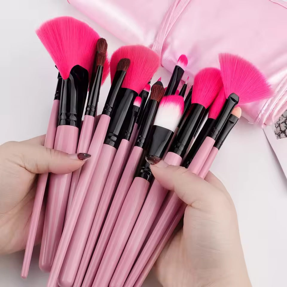 Bobbi Brown - Professional Eye Shadow Brushes with Pouch Set of 24