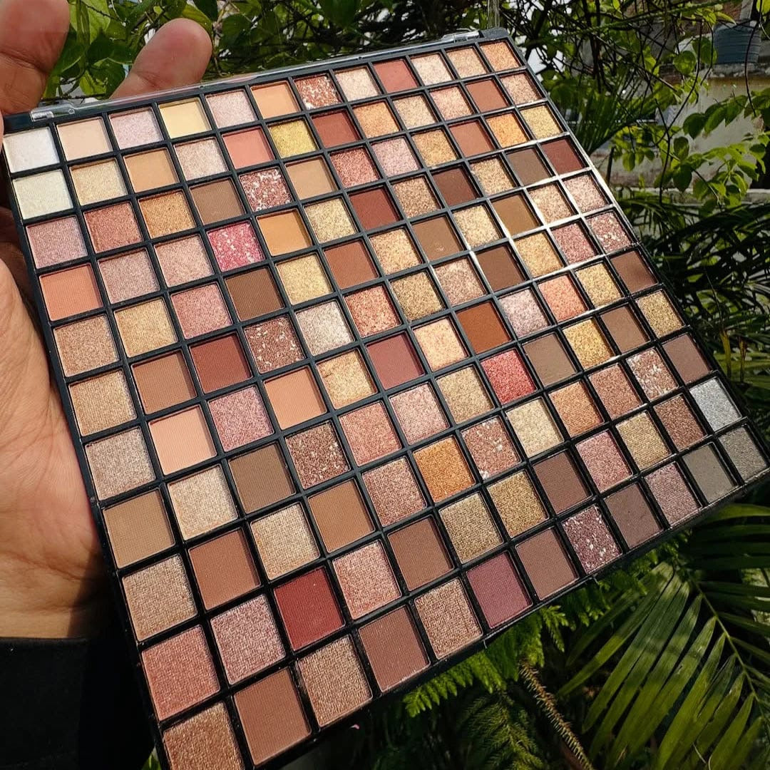 Mocallure - 132 Color Delicate Eyeshadow Palette