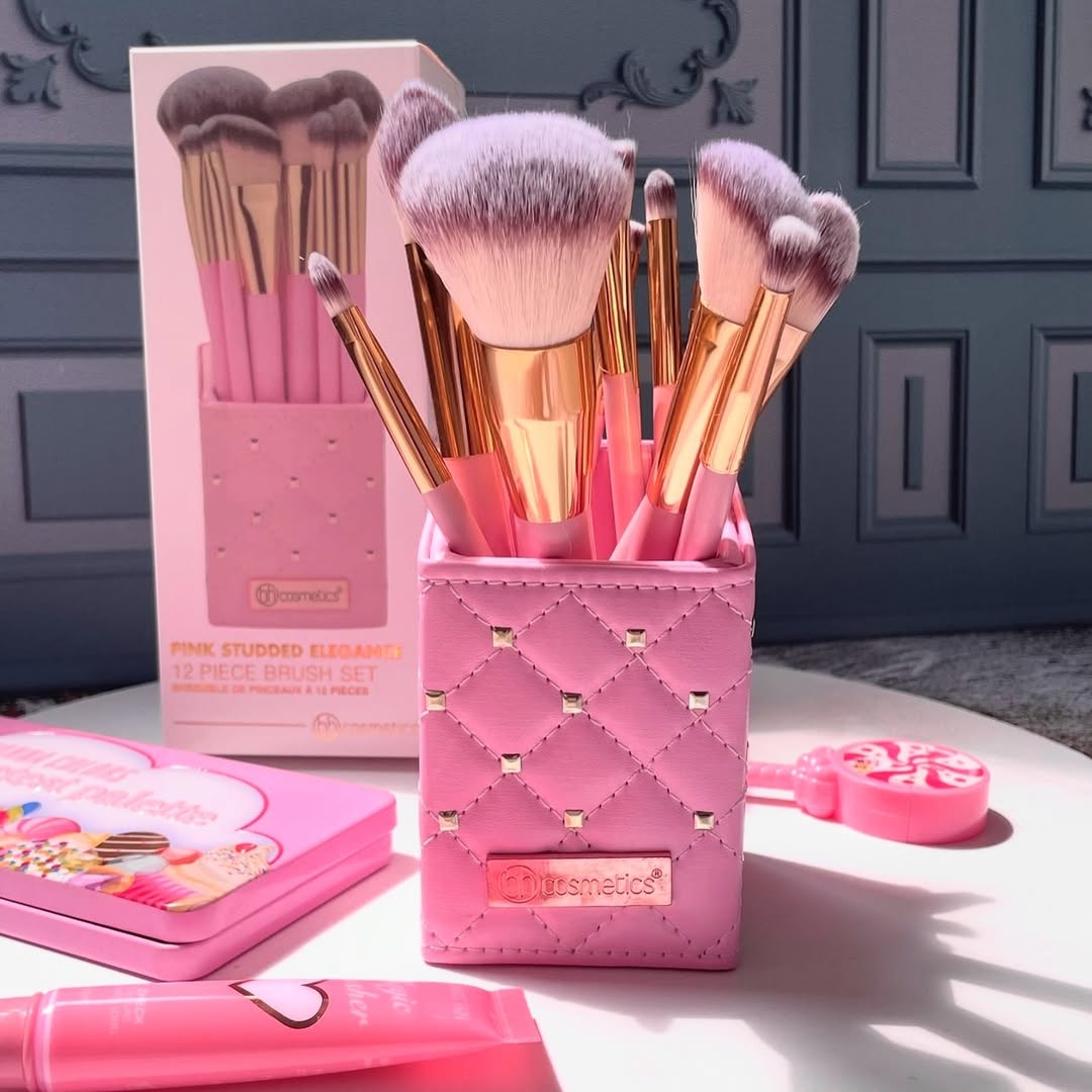 BH Cosmetics - 12pcs Bucket Super Soft Makeup Brush Set