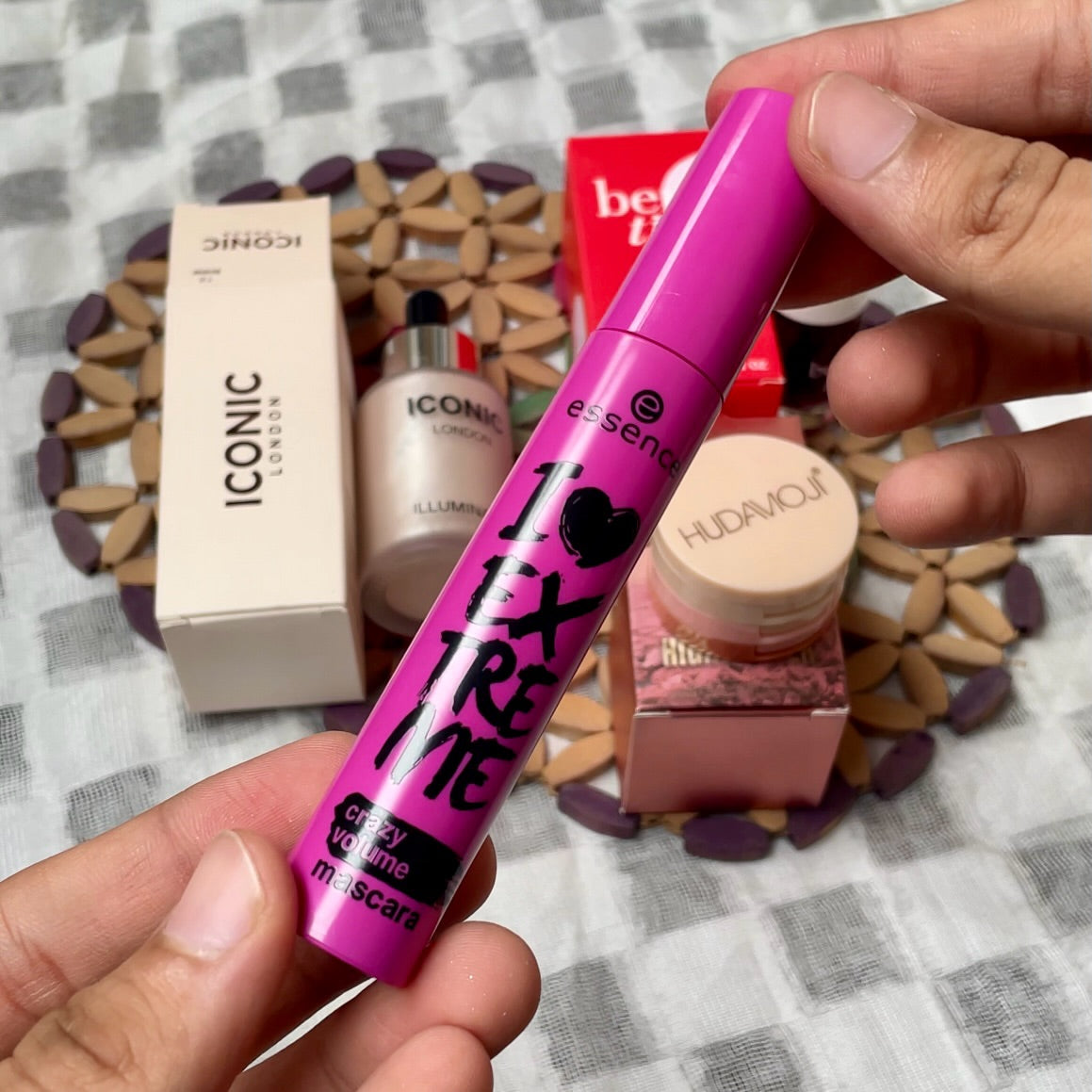 4 in 1 Cute & Glowy Makeup Deal