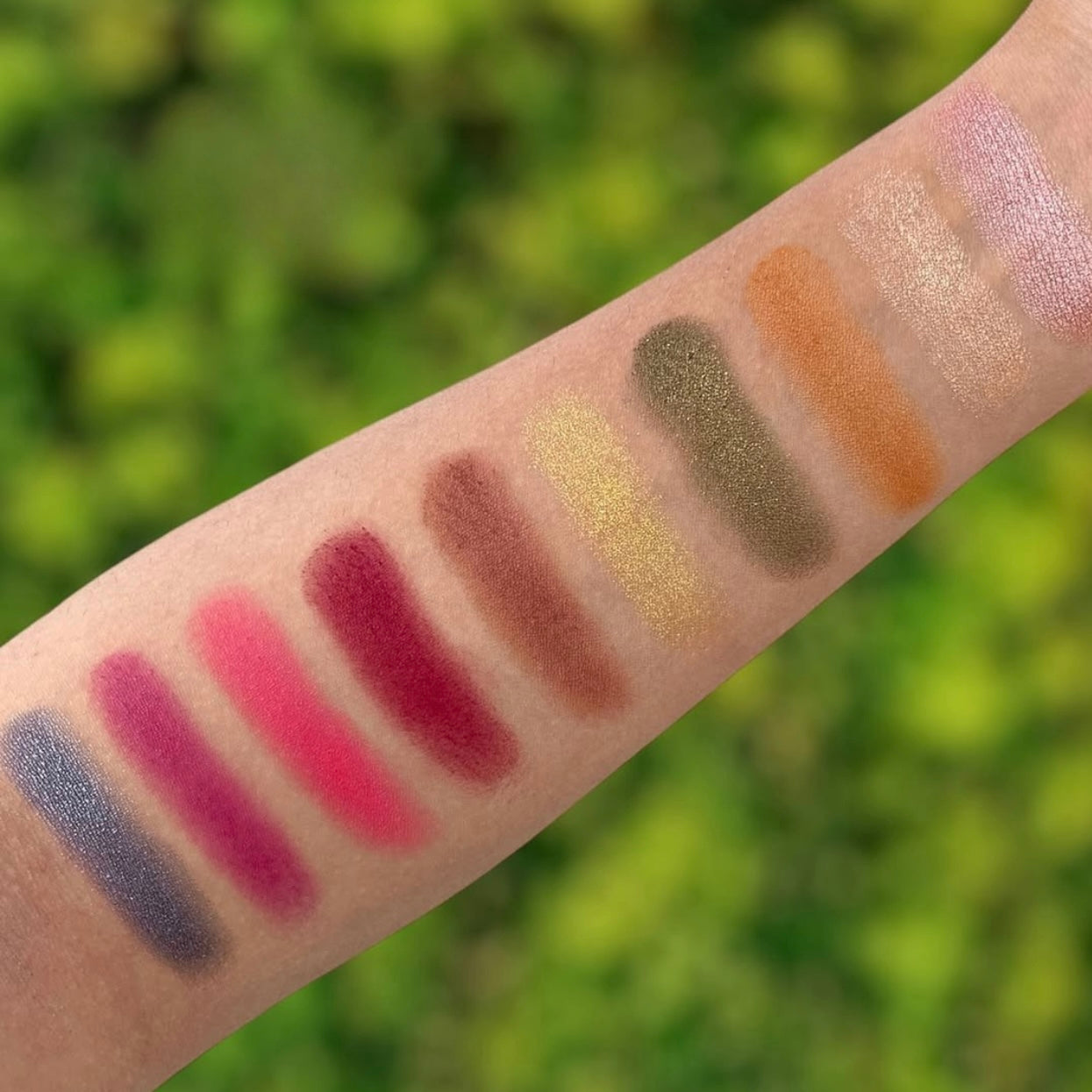 IGOODCO - 63 Color Pearlescent Eyeshadow Palette