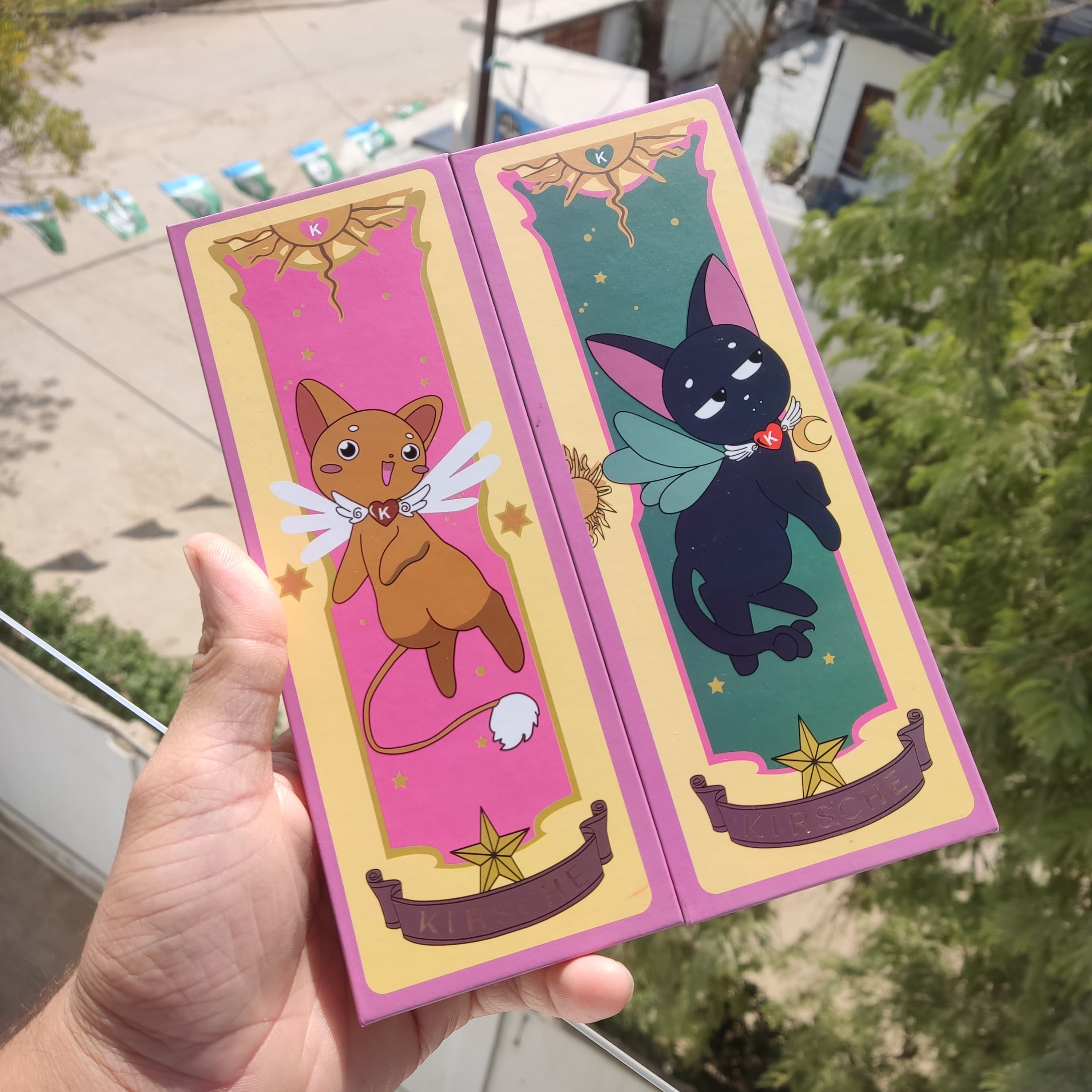 61 Colors Eyeshadow & Highlighter Palette