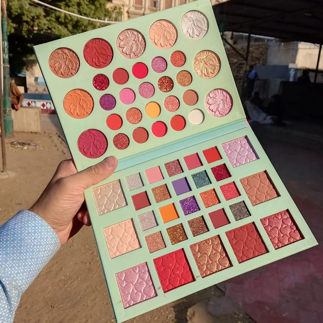 58 Color All-in-One Makeup Palette