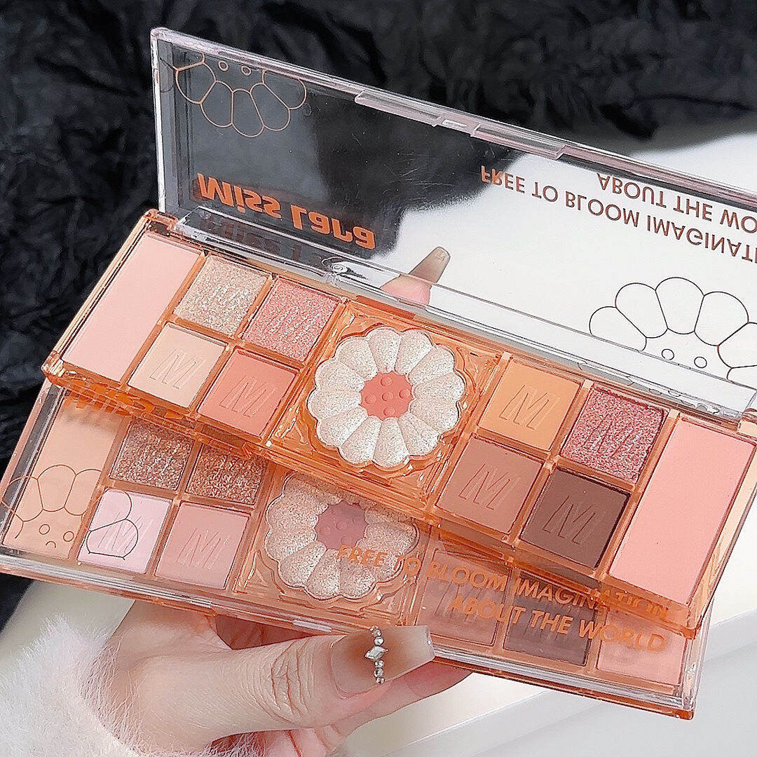 Miss Lara - Flower Nude Eyeshadow Palette