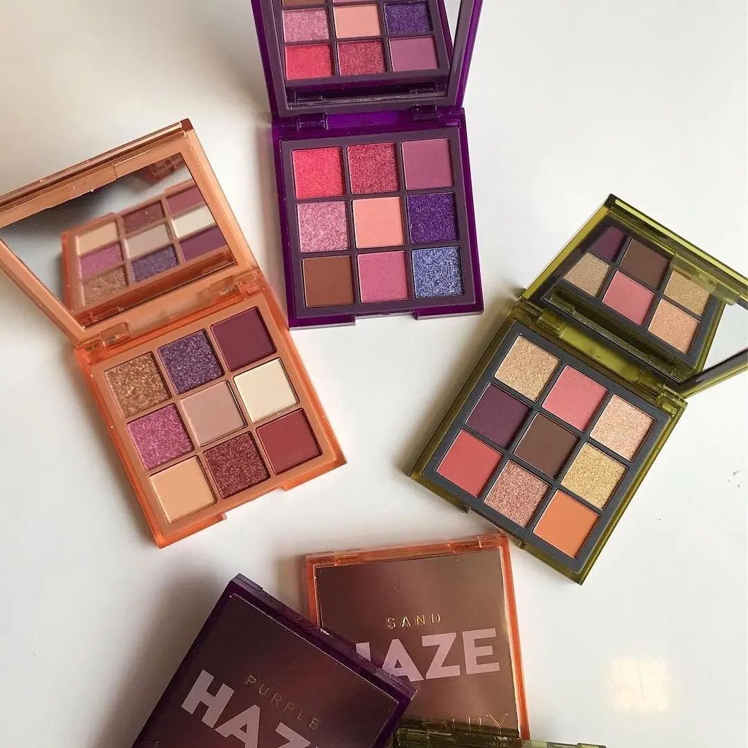 Huda Beauty - 9 Color Haze Eyeshadow Palette