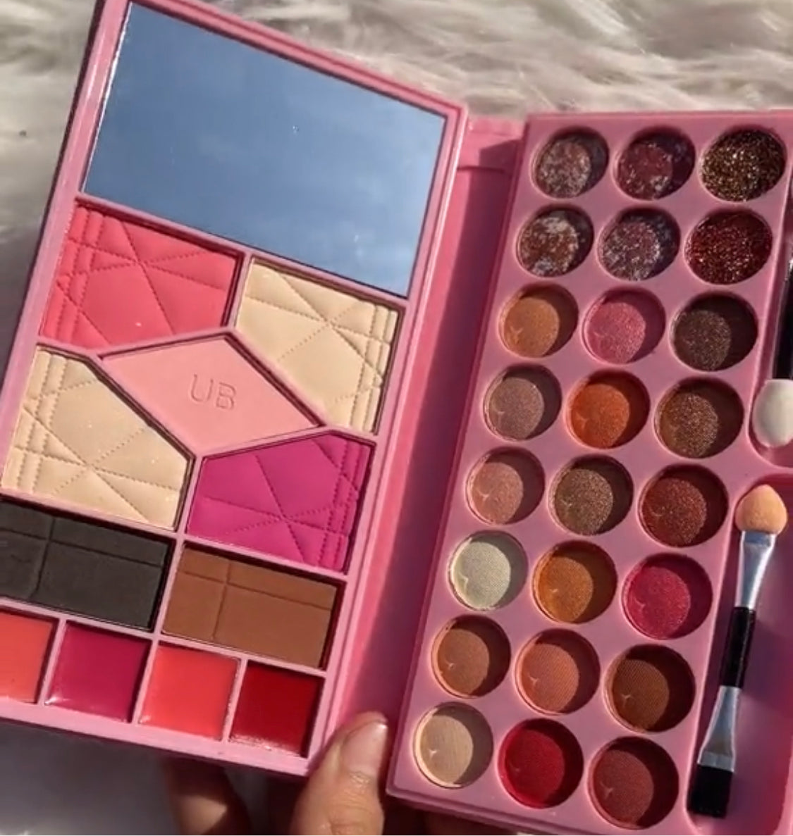 Ultra Beauty - 35 Colors Unicorn Eyeshadow & Highlighter Kit