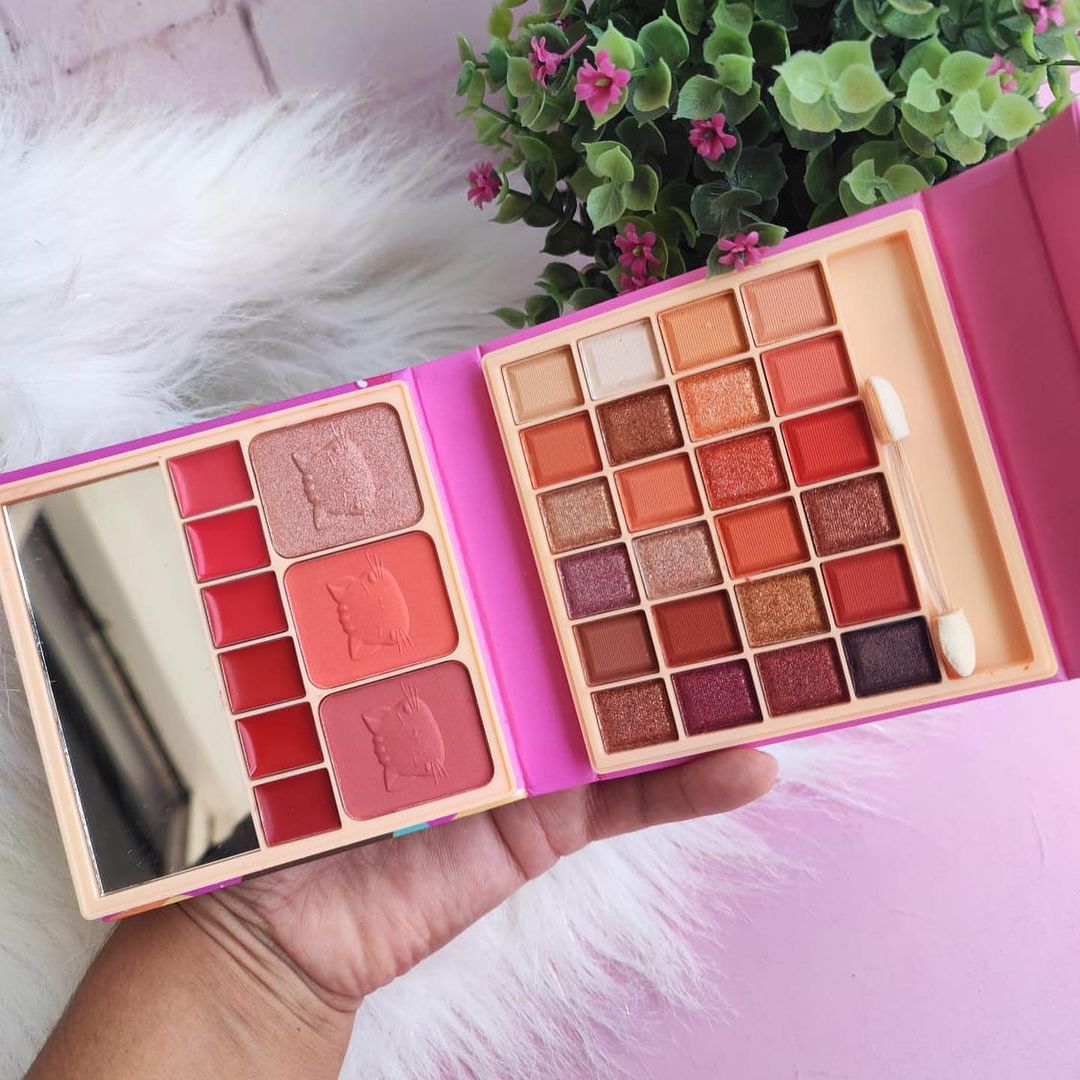 Cutest Eyeshadow Highlighter Blusher Makeup Palette