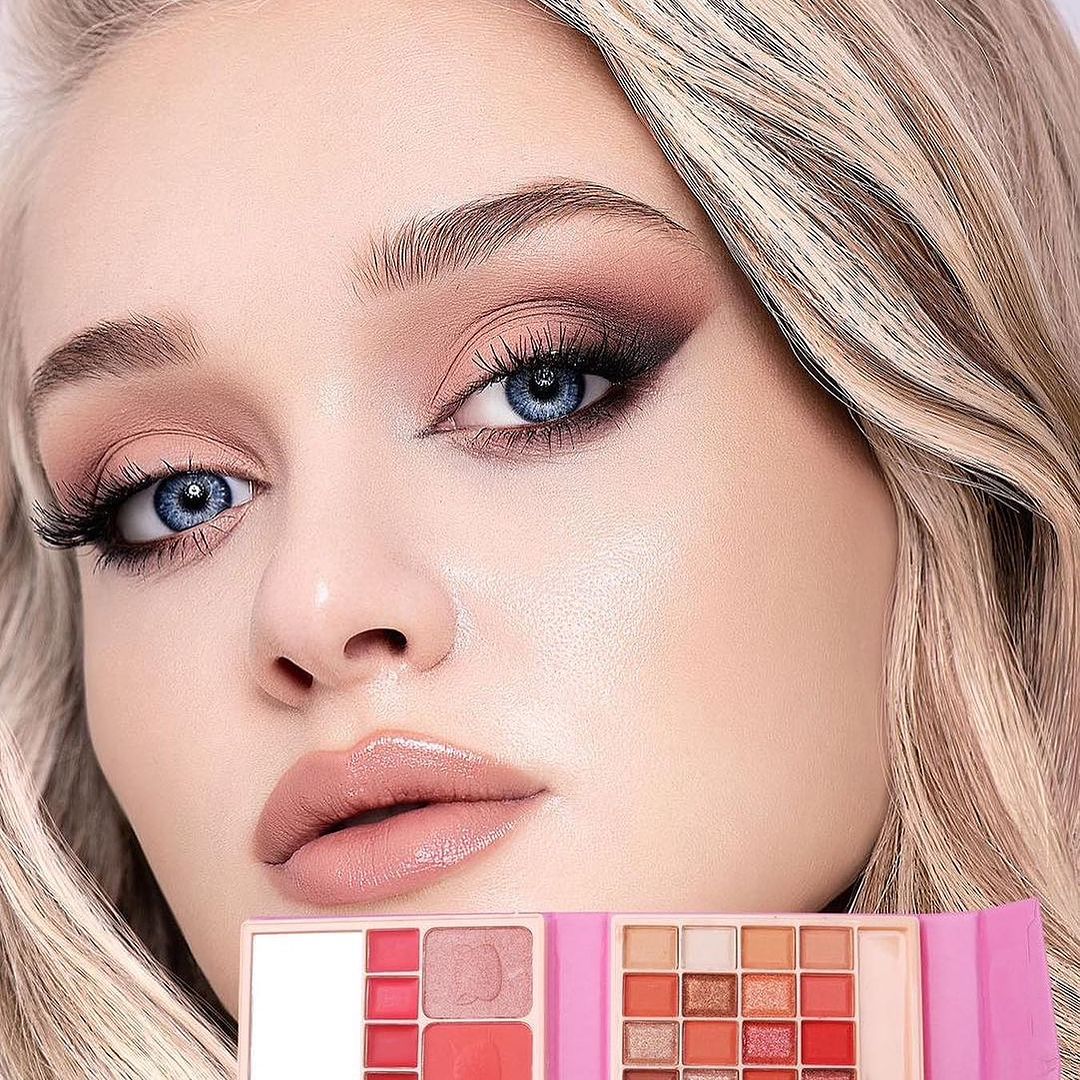 Cutest Eyeshadow Highlighter Blusher Makeup Palette