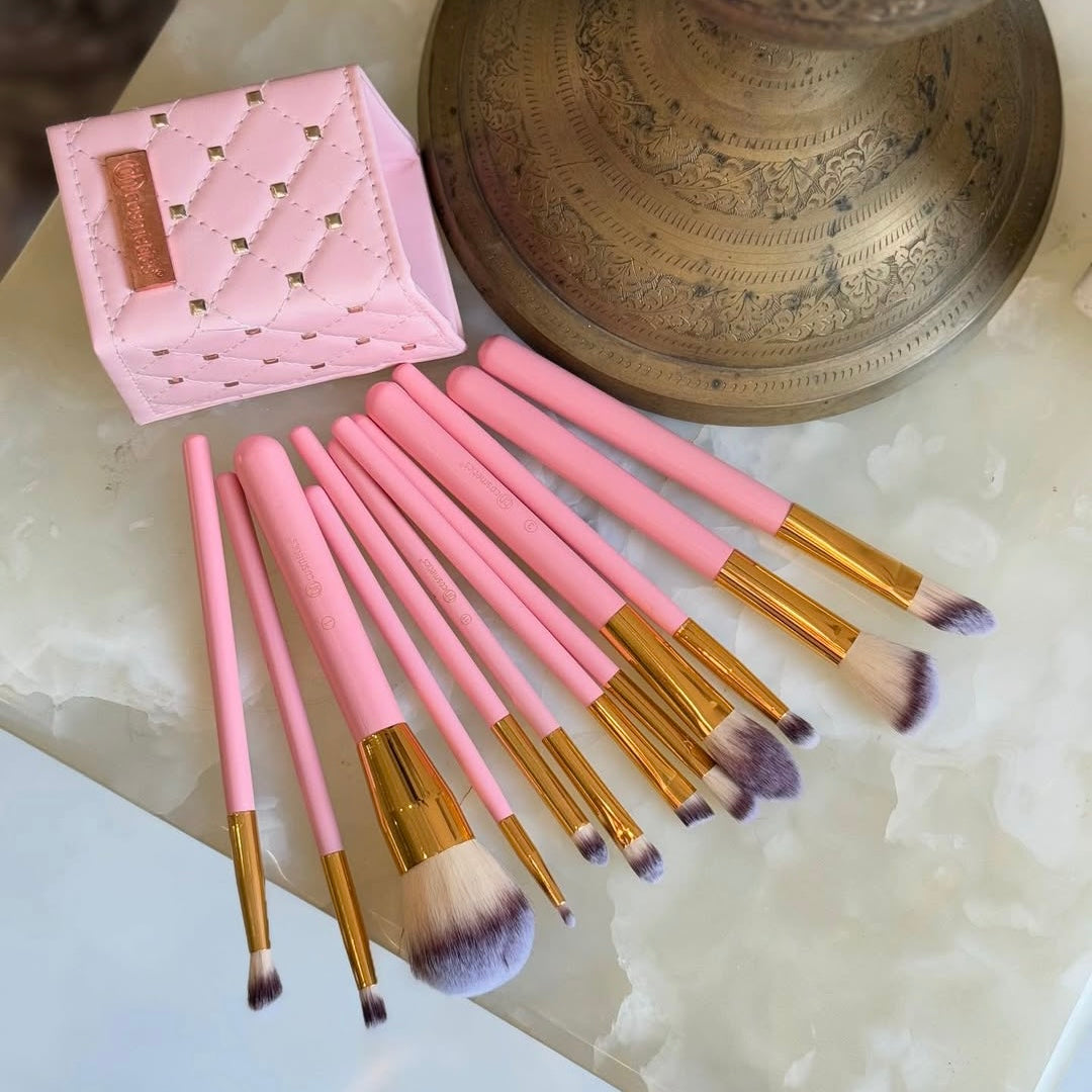 BH Cosmetics - 12pcs Bucket Super Soft Makeup Brush Set