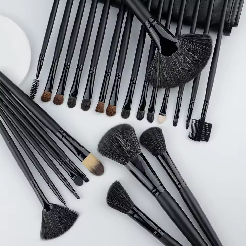 Bobbi Brown - Professional Eye Shadow Brushes with Pouch Set of 24