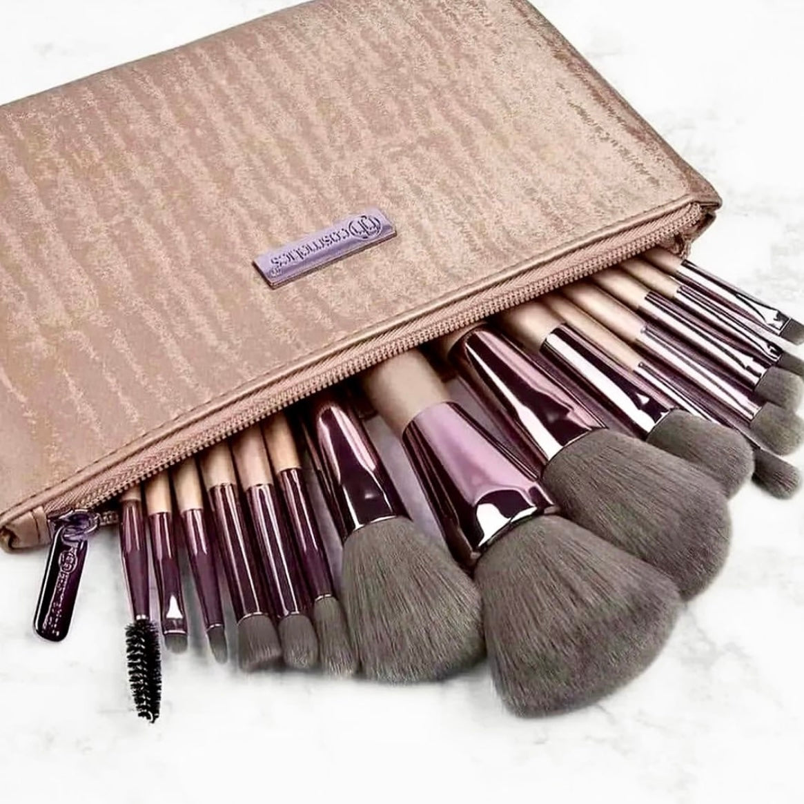 BH Cosmetics - Soft Makeup Brushes with Leather Pouch Set of 15