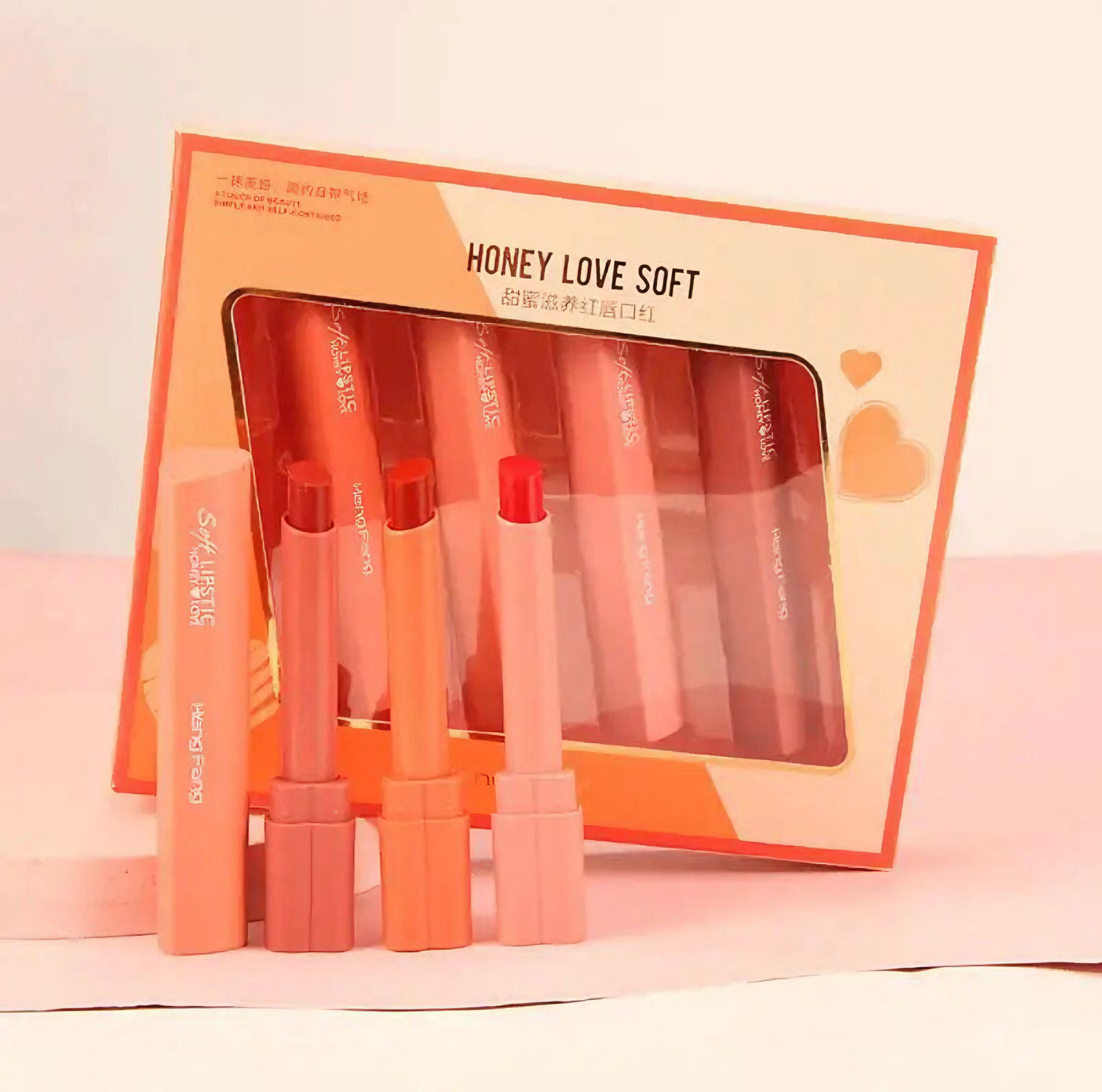 Heng Fang - 4 Color Heart Velvet Lipsticks Set