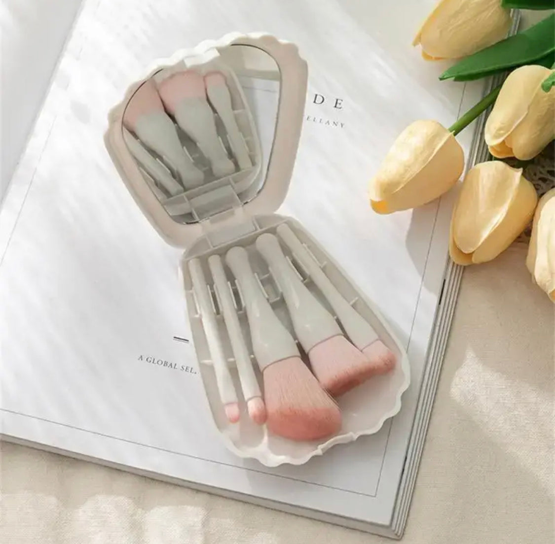 Sea Shell Makeup Brush with Mirror Set of 5