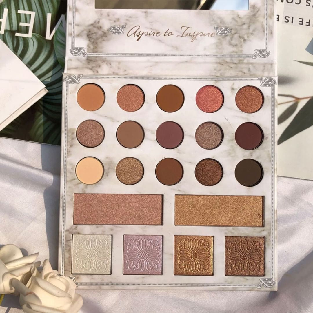 21 Colors Eyeshadow & Highlighter Palette