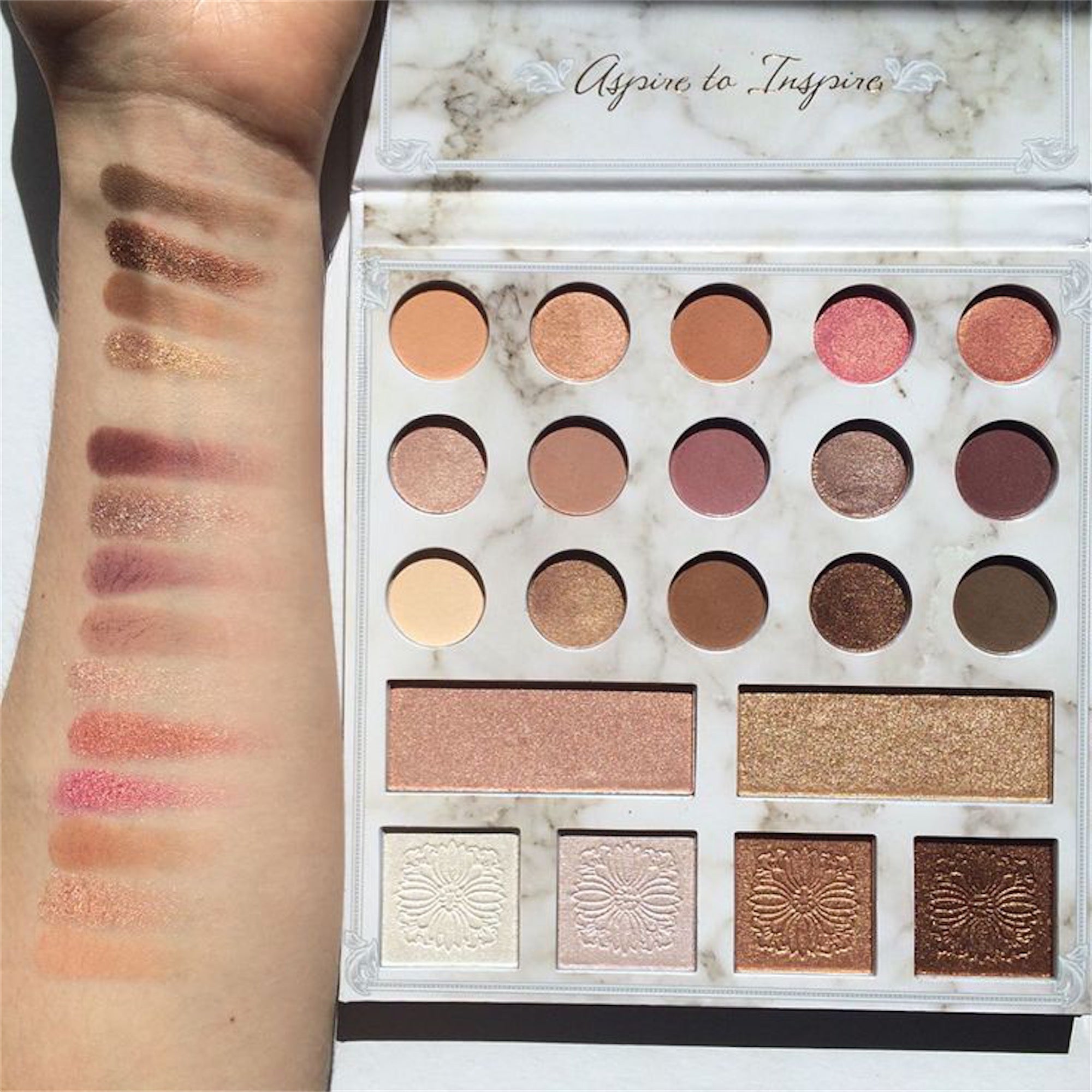 21 Colors Eyeshadow & Highlighter Palette