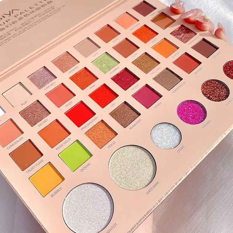 Biya - 38 Color Matte Shimmer & Glitter Eyeshadow Palette