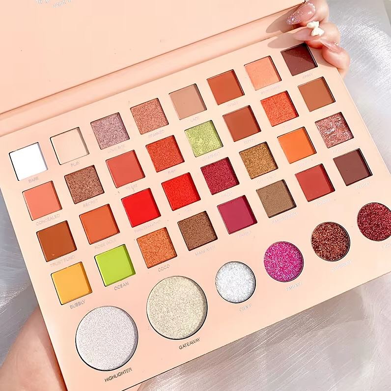 Biya - 38 Color Matte Shimmer & Glitter Eyeshadow Palette