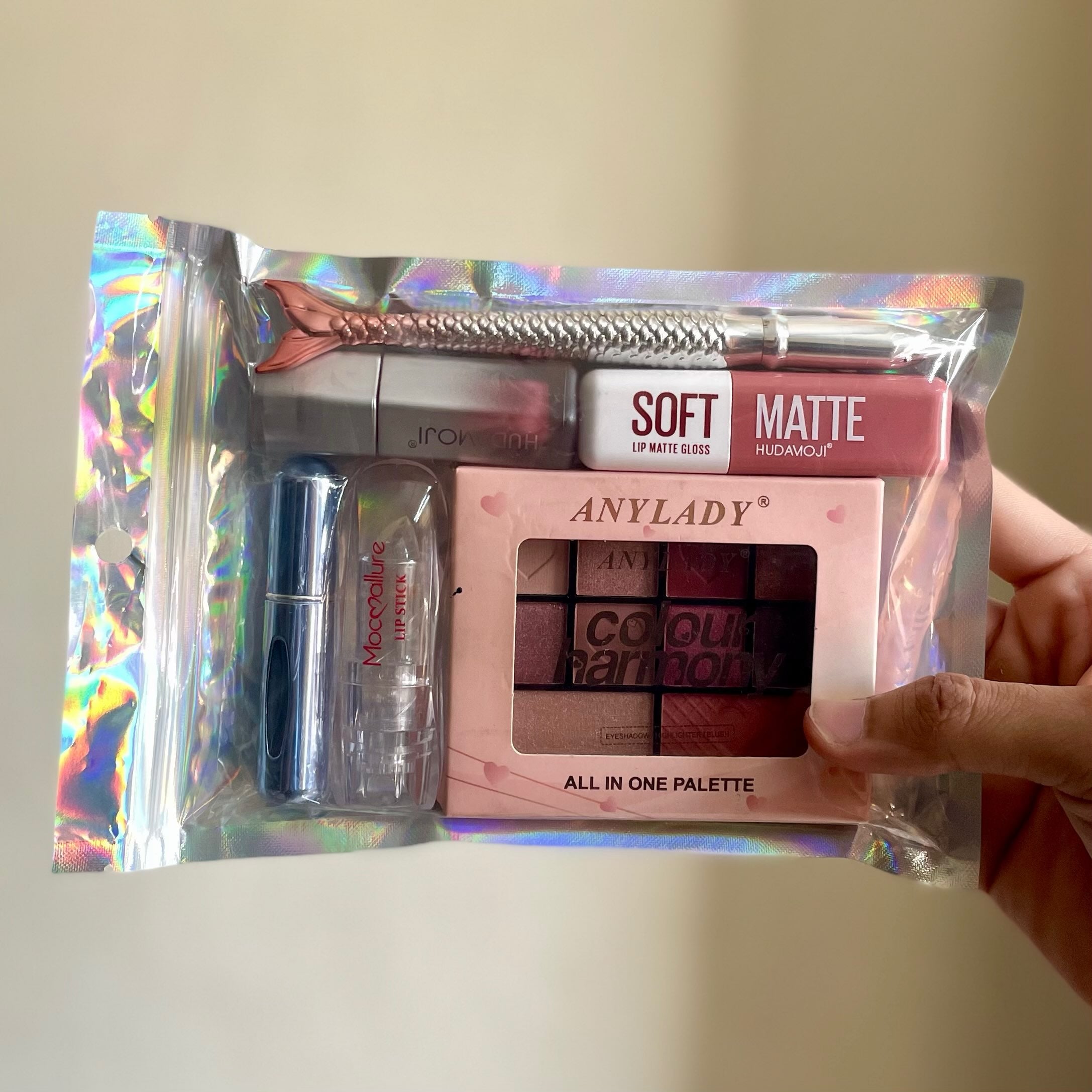 6 in 1 Student Beauty Hamper 04