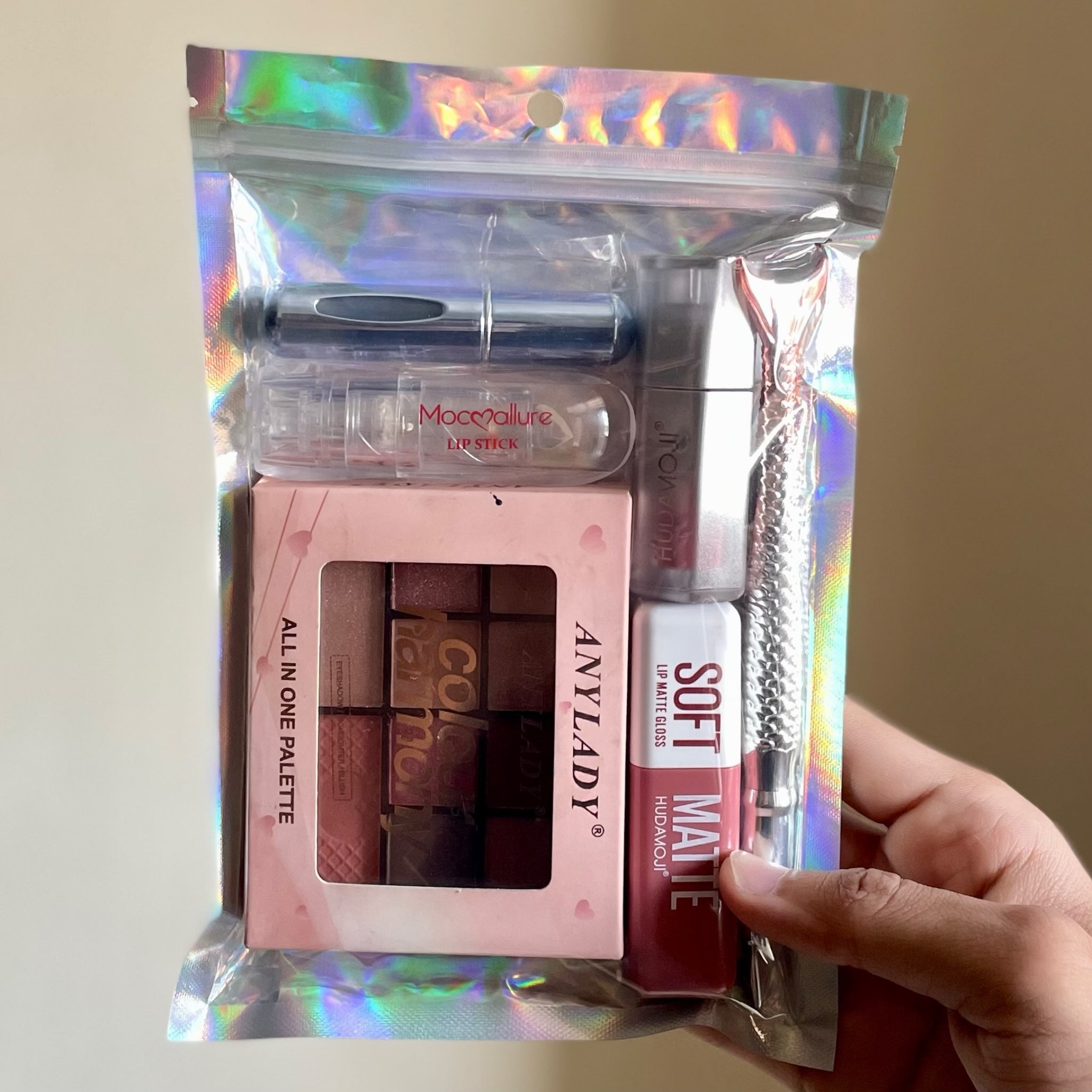 6 in 1 Student Beauty Hamper 04