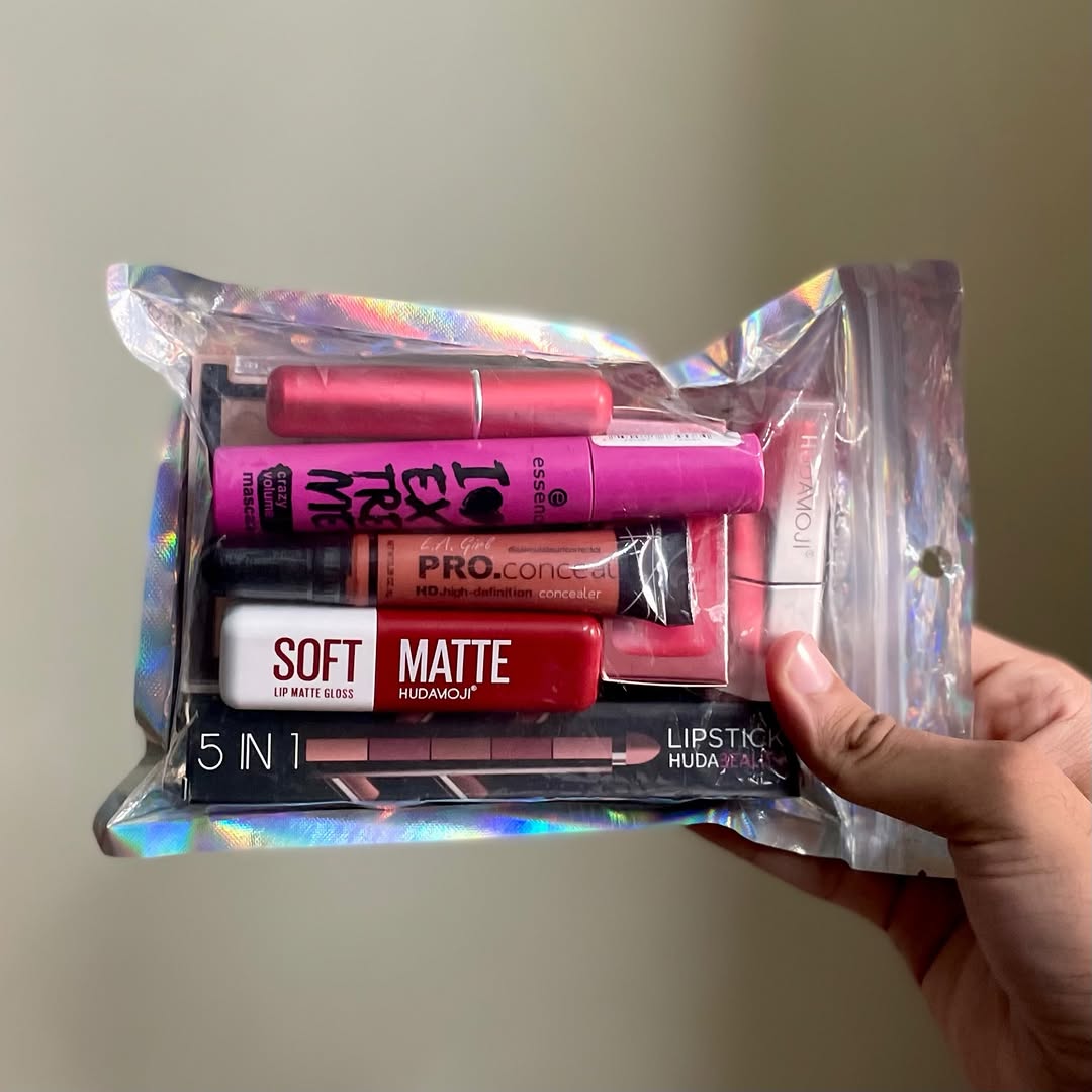 8 in 1 Student Beauty Hamper 06