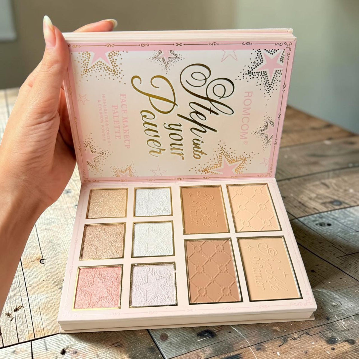 Rom Com - Key to Thy Glow 5 Layers All-in-One Makeup Book