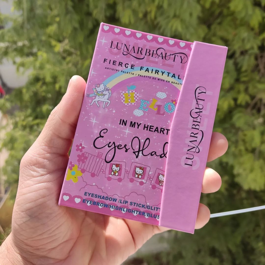 Cutest Mini Kitty Makeup Book