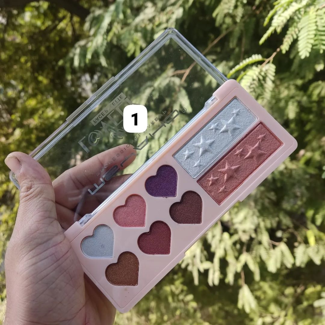 8 Color Heart Eyeshadow & Highlighter Palette