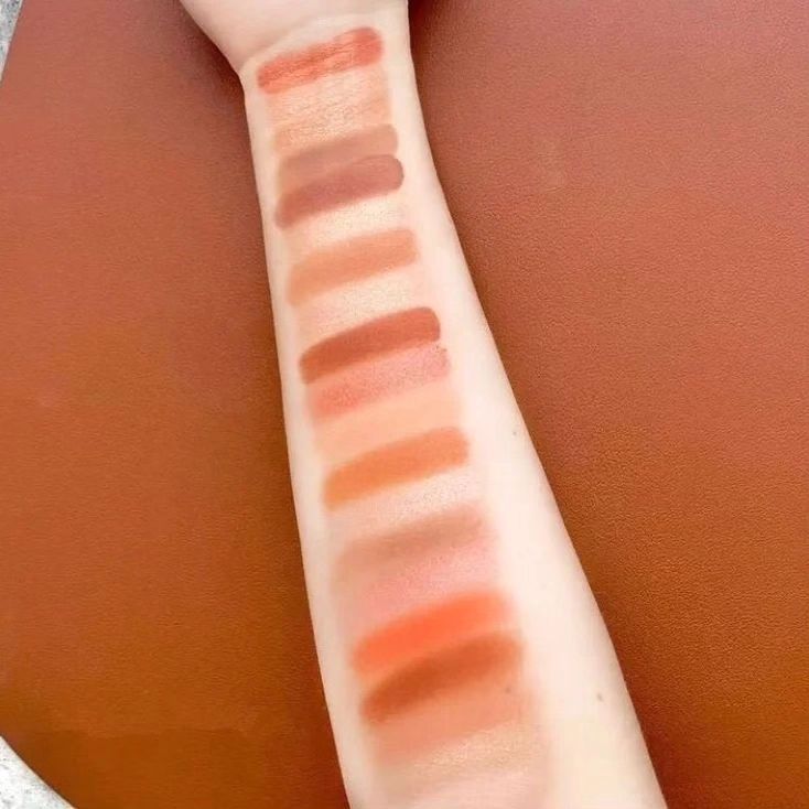 Coco Urban - 20 Color Chest Nut Eyeshadow Palette