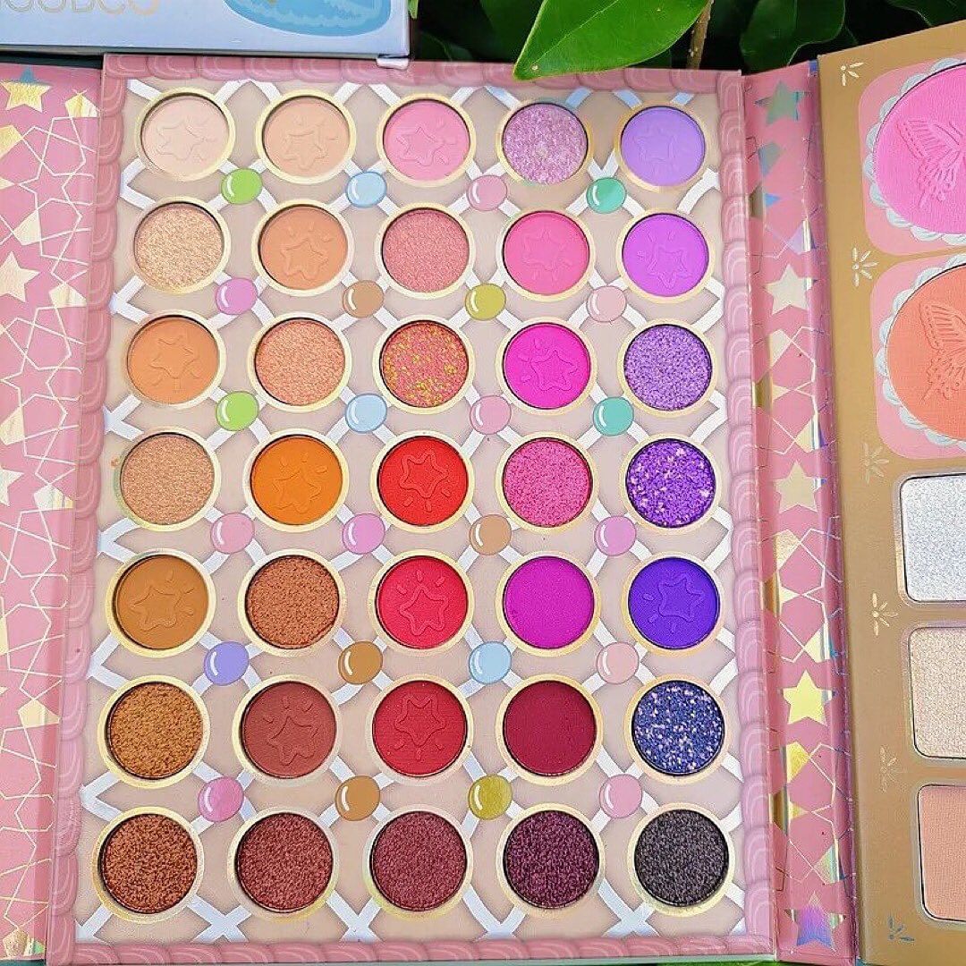 IGOODCO - 97 Color Pearly Makeup Book Palette